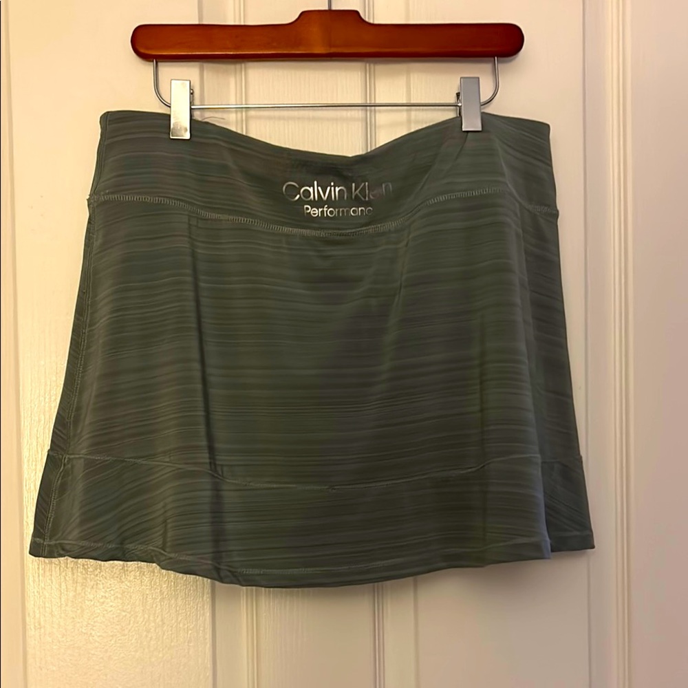 2/$13-EUC-Calvin Klein Performance stretch Skater Skorts